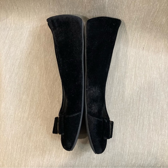 KATE SPADE Sz 8.5 Velvet Round Toe Cap Metal Accent Ballet Flats Shoes - Picture 6 of 9